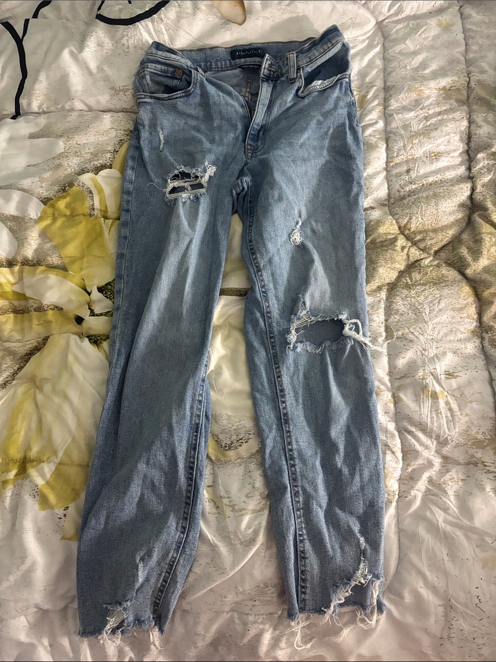 Aéropostale Curry Mom Jean Distressed Straight Leg Jeans in Blue Waist 27